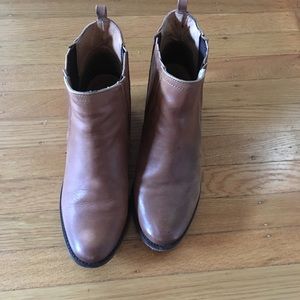 Cognac Seychelles booties
